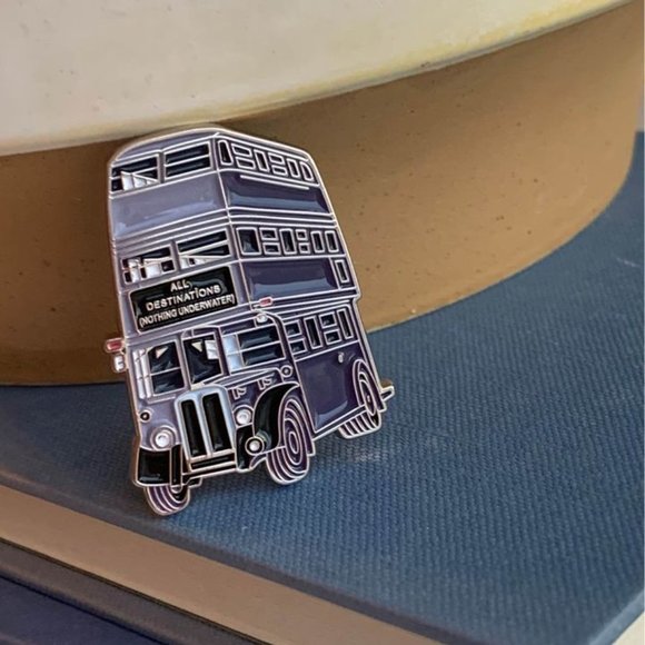 Brand new wizard knight bus enamel pin - Picture 2 of 2